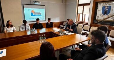 O B W I E S Z C Z E N I E BURMISTRZA STAREGO SĄCZA z dnia 13 maja 2025 r.o dodatkowym terminie zgłoszeń kandydatów do Młodzieżowej Rady Gminy Stary Sącz z powodu braku zgłoszeń kandydatów uczęszczających do szkół ponadpodstawowych będących mieszkańcami gminy