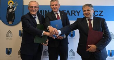 Stawiamy na fach w ręku i lokalny biznes. Gmina Stary Sącz podpisała porozumienie z Izbą Rzemiosła i Przedsiębiorczości.